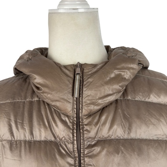 Uniqlo Waterproof Ultralight Feather Down Hooded Puffer Jacket 139037 Quilt XS - Picture 8 of 16